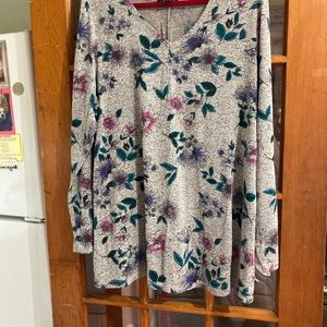 Lane Bryant top size 18/20